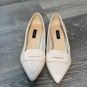 Nine West Cream pointed toe loafer flats- work office